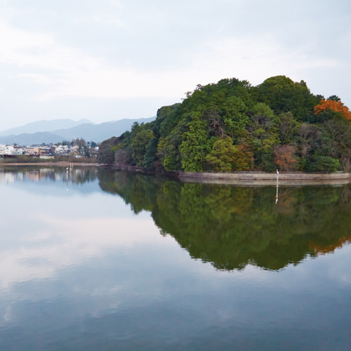 L’étang Ishikawa-ike (ou Tsurugi-no-ike)